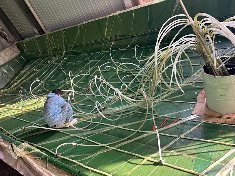 Lawada® mengamalkan teknologi infusi vakum untuk badan kapal gentian kaca, meningkatkan kualiti dan prestasi