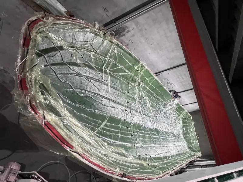 Proses Penyerapan Vakum Lawada® untuk Badan Kapal Penumpang 21.8m – Meningkatkan Kekuatan, Kecekapan dan Awet Muda