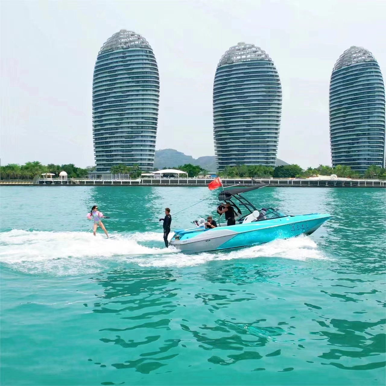 Apakah Sebenarnya Bot Wakeboard, Dan Bagaimana Ia Berfungsi?